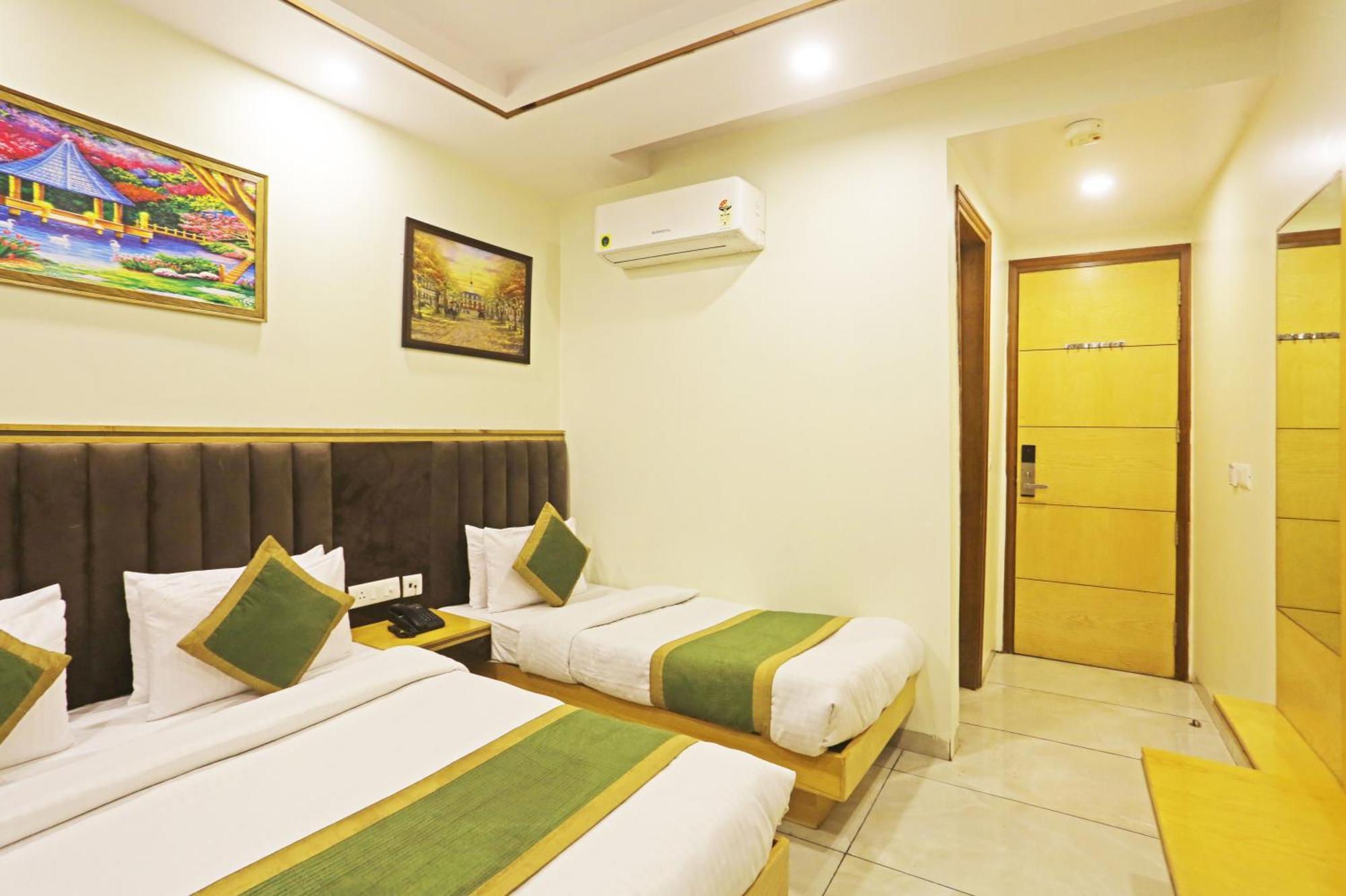 Hotel Aman Imperial Just A Minute Away From New Delhi Railway Station And Connaught Place 外观 照片