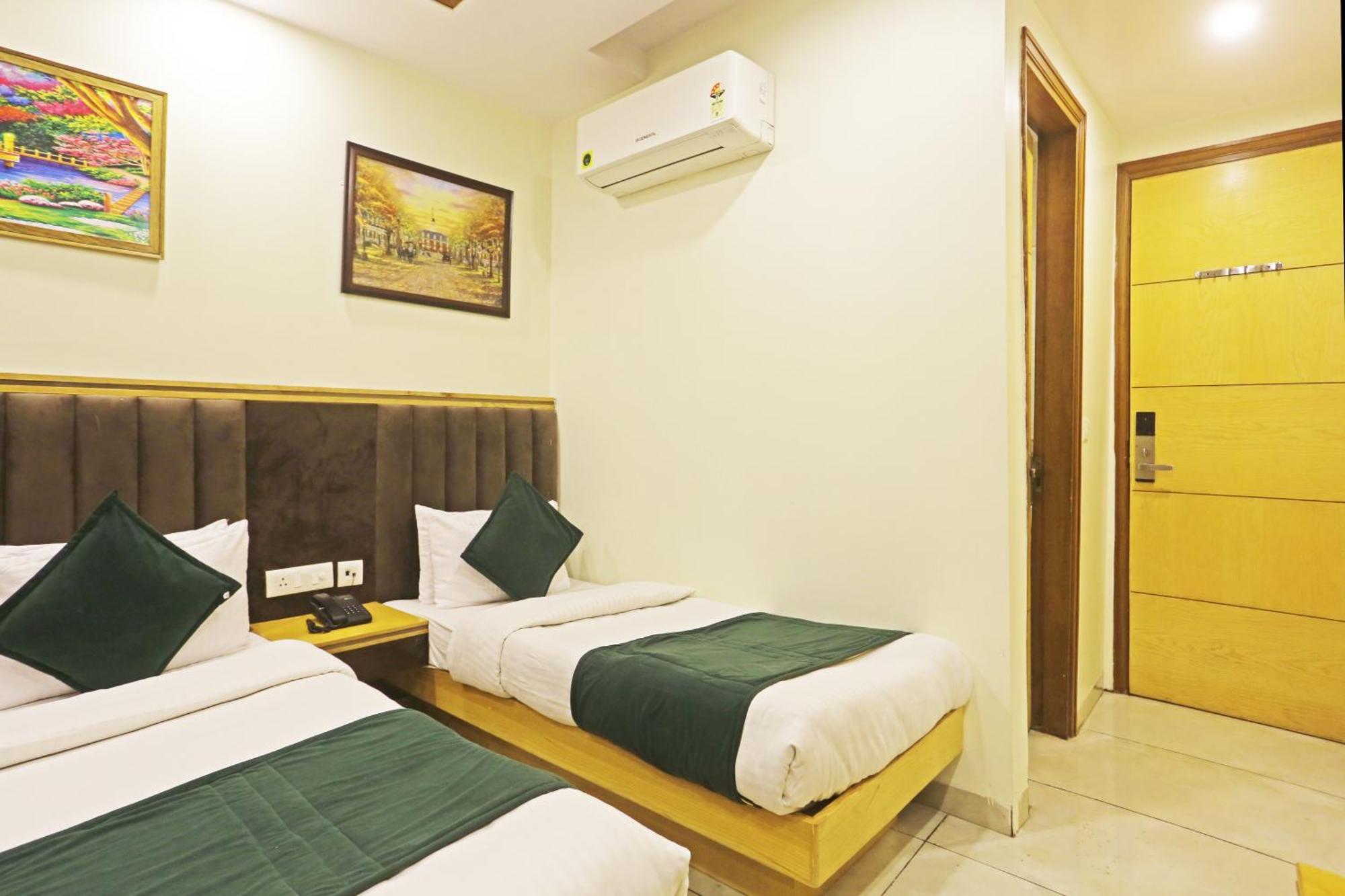 Hotel Aman Imperial Just A Minute Away From New Delhi Railway Station And Connaught Place 外观 照片