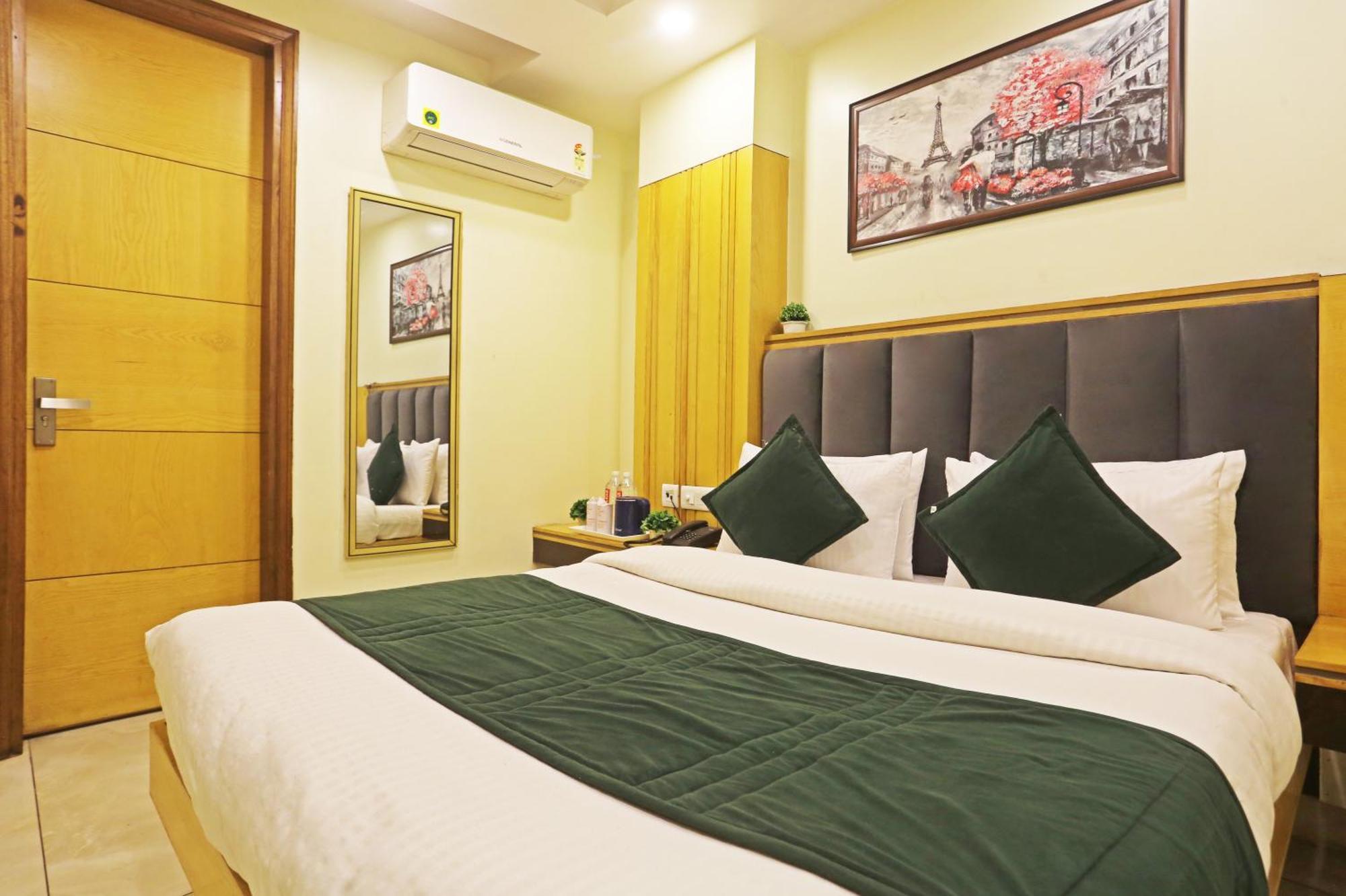 Hotel Aman Imperial Just A Minute Away From New Delhi Railway Station And Connaught Place 外观 照片